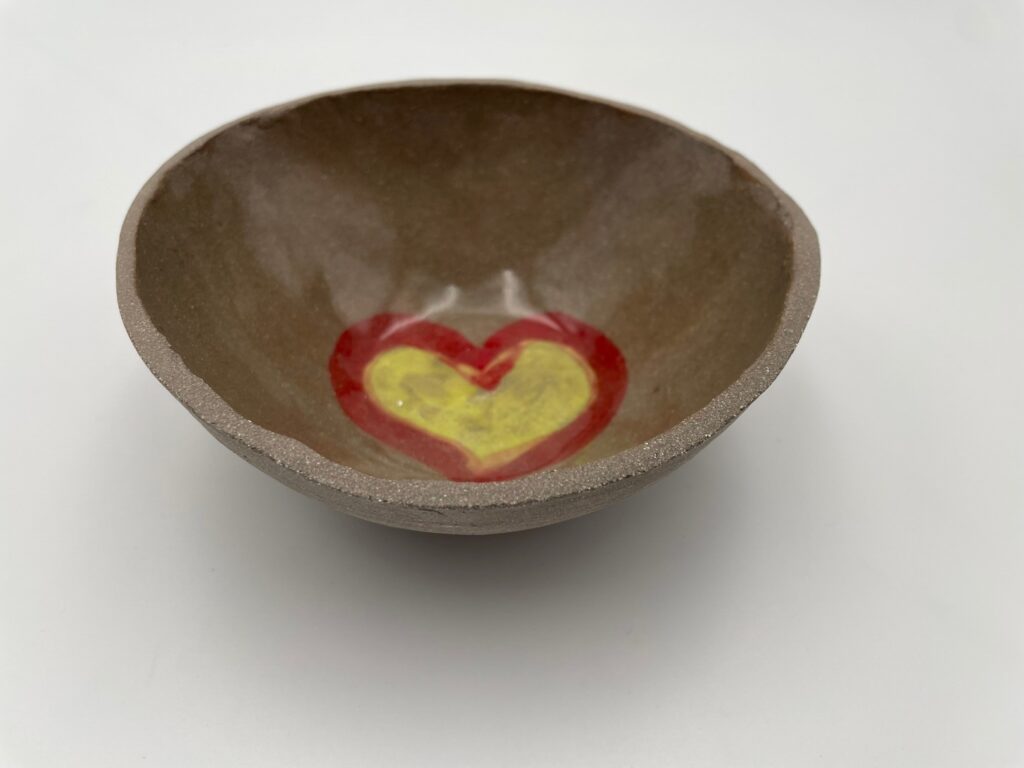Lille unika skål med pulserende hjerte | ByLine Ceramics