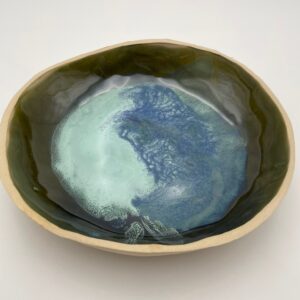 Håndlavet skål inspireret af havet og havskum i stor størrelse fra ByLine Ceramics i Valby