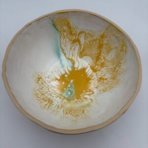 Håndlavet stentøjs skål inspireret af sollys, solstrejf og lysets spil i trækronerne fra ByLine Ceramics i Valby