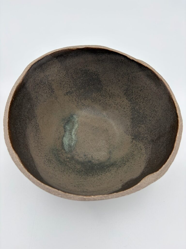 Mellemstor håndlavet skål med skiferglasur | Skumring | ByLine Ceramics