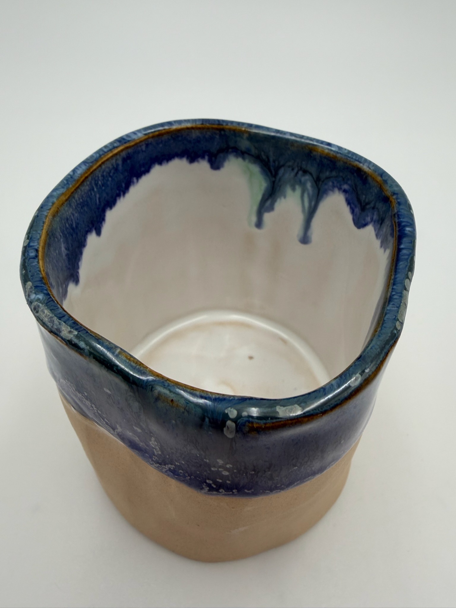 Kop i Havskum serien lavet af ByLine Ceramics i Valby
